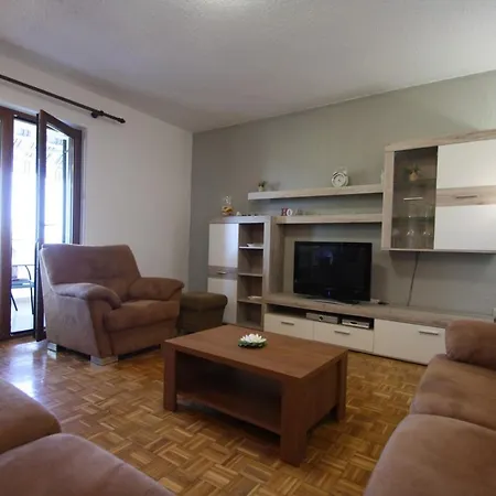 Guest house Marinela Korsa With Pool Sveti Lovrec Pazenaticki