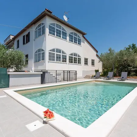 Hh Korsa With Pool