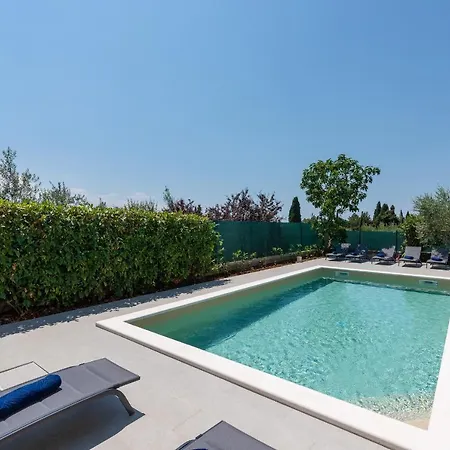 بيت ضيافة Hh Korsa With Pool