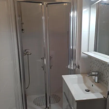 Guest house Marinela Korsa With Pool