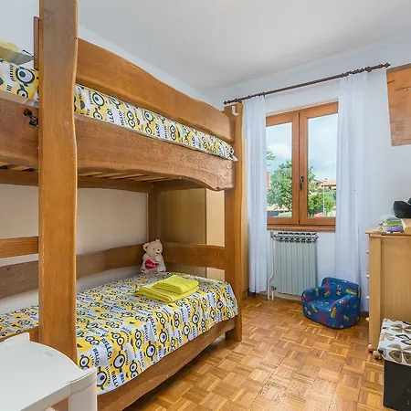 Hh Korsa With Pool Sveti Lovreč Pazenatički