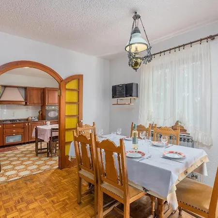 Hh Korsa With Shared Pool Gasthof Sveti Lovreč Pazenatički