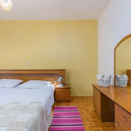 Marinela Korsa With Pool Guest house Sveti Lovrec Pazenaticki
