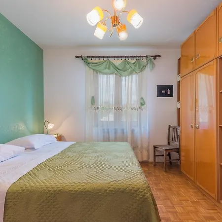 Guest house Marinela Korsa With Pool Sveti Lovrec Pazenaticki