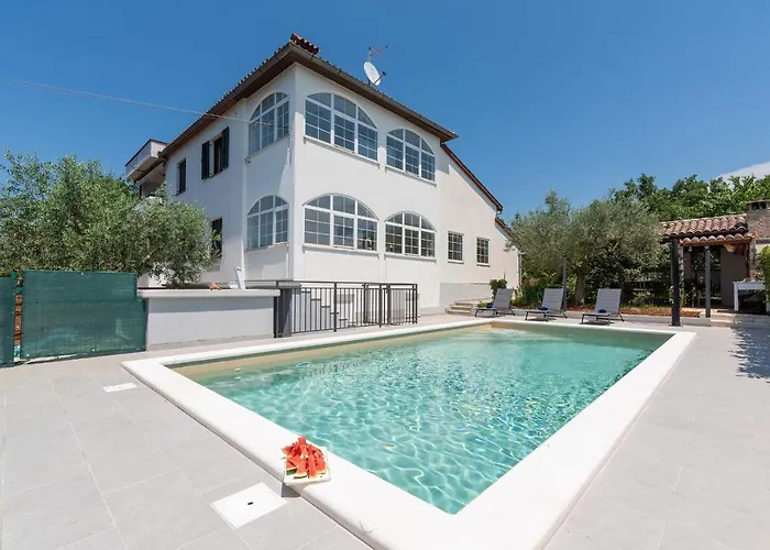 Hh Korsa With Pool