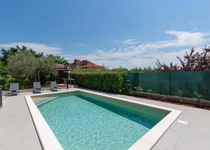 بيت ضيافة Hh Korsa With Pool 3*